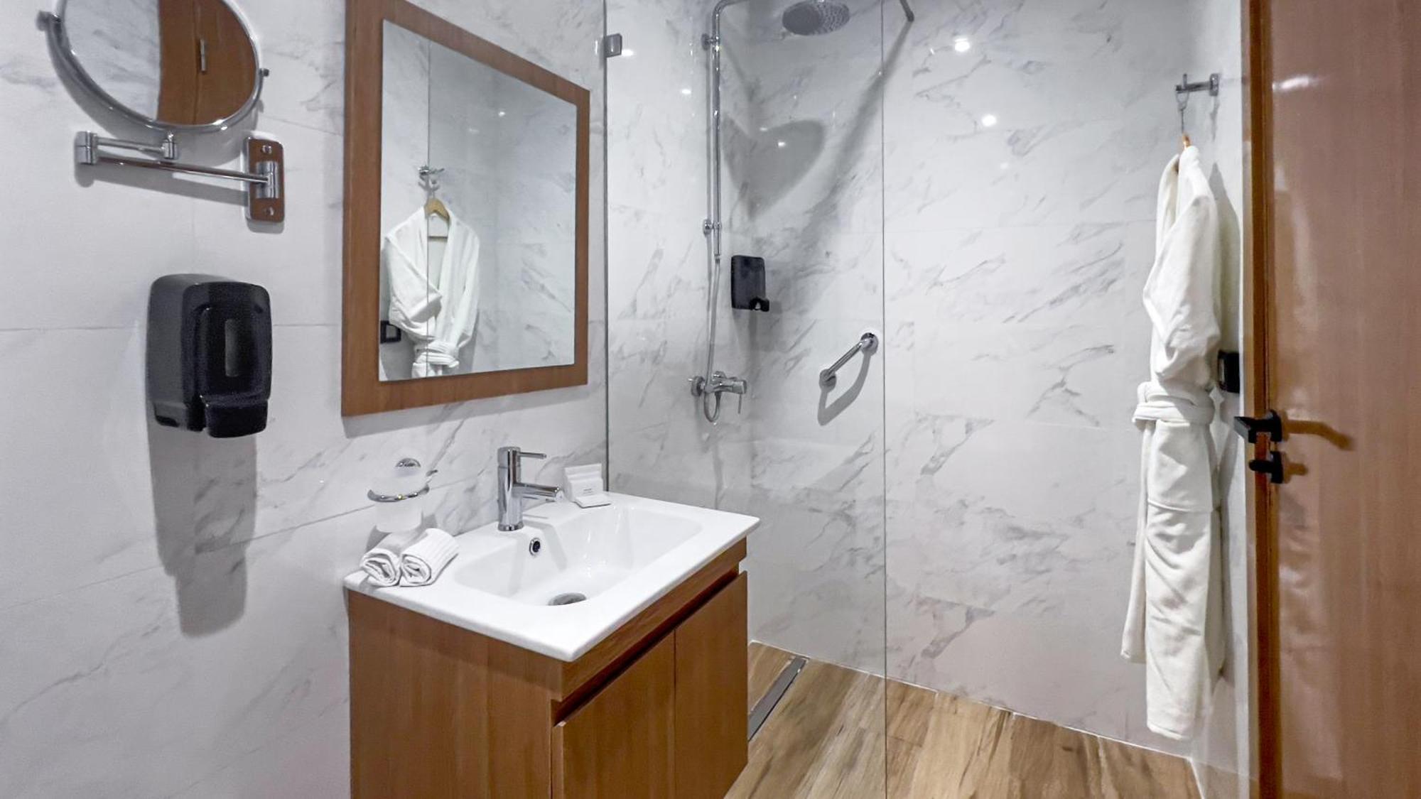 Kyriad Prestige Center Hotel 4*